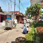 Lebak, 1 Juni 2025. – Kegiatan kerja bakti di lingkungan rw. 03 Kp. leba...